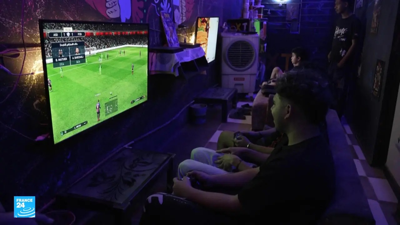 مصر تحقق 40 مليون لاعب في الألعاب الإلكترونية وسط قلق من الإدمان